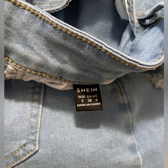 Women’s Jean Shorts Size Small - Picture 3 of 3